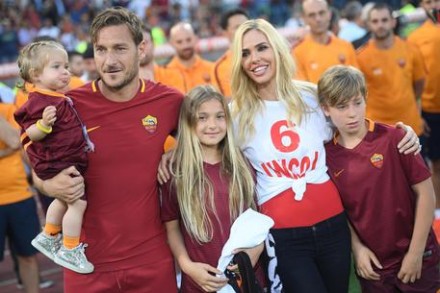 Stadio Olimpico in lacrime per l'addio di Totti